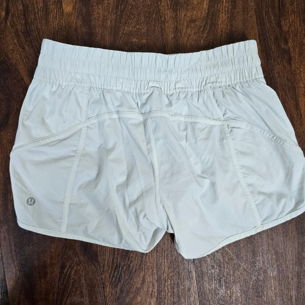 Lululemon Tracker Short V *4" - White - Size 8 - W7AT7S - Picture 7 of 10